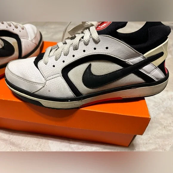 Nike Women’s Hurache Dance Low🖤🤍❤️ - Picture 5 of 14